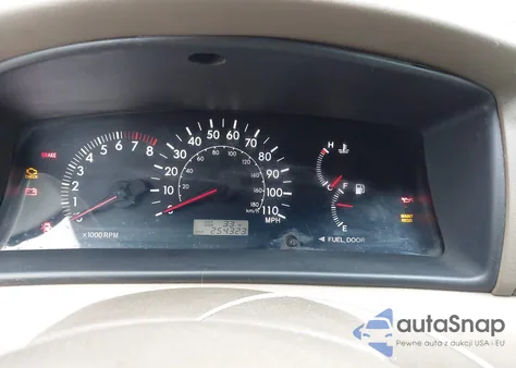 2005 Toyota Corolla Le z USA, uszkodzony, nr VIN 1NXBR32E55Z443572